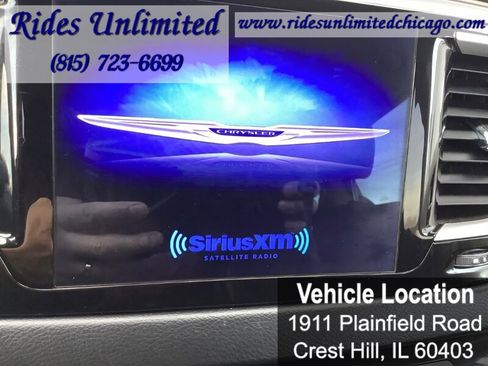 Used 2017 Chrysler Pacifica Touring Plus w/ Tire & Wheel Group image 18