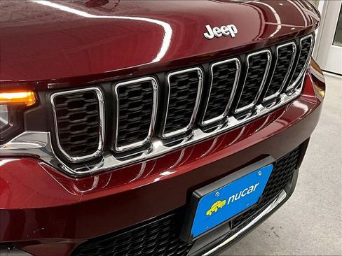 Used 2025 Jeep Grand Cherokee Laredo X w/ Luxury Tech Group I AWD/4WD image 29