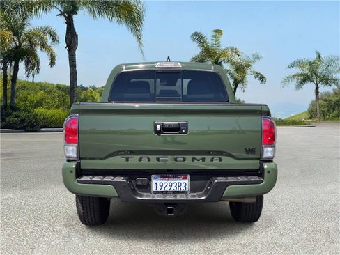 Used 2022 Toyota Tacoma TRD Off-Road w/ Technology Package RWD image 5
