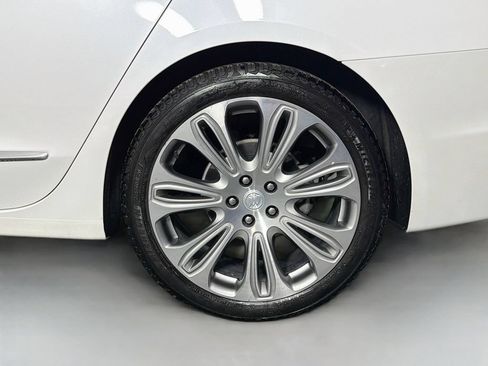 Used 2019 Buick LaCrosse Avenir w/ Driver Confidence Package II AWD/4WD image 32