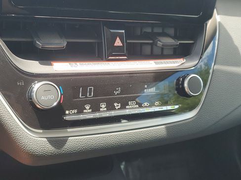 Certified 2025 Toyota Corolla LE FWD image 27