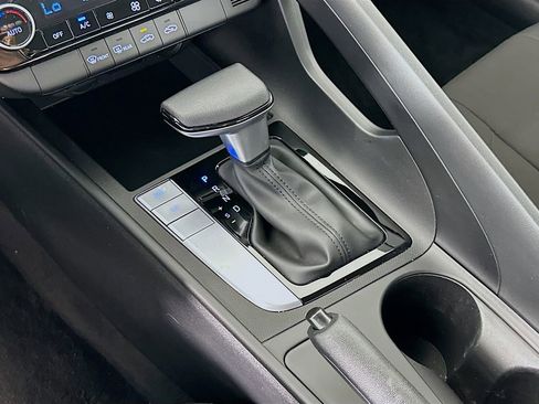 Used 2023 Hyundai Elantra SEL image 16