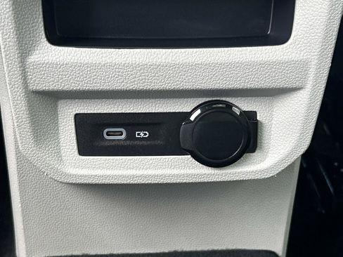 Certified 2024 Volkswagen Tiguan SE R-Line AWD/4WD image 21