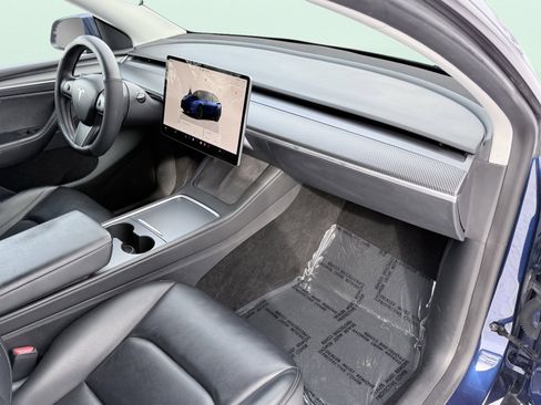 Used 2023 Tesla Model Y Long Range image 59