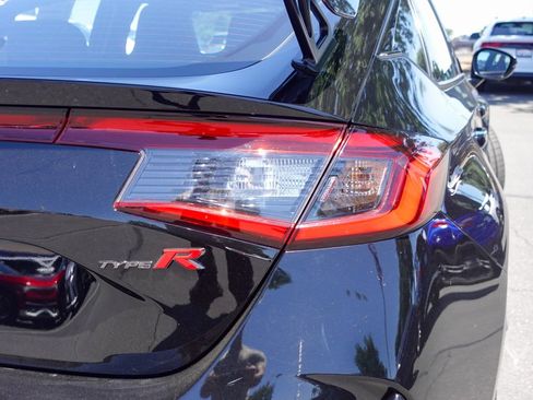 Used 2023 Honda Civic Type R image 6