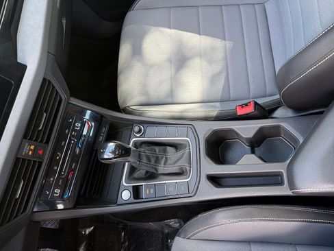 Used 2025 Volkswagen Jetta SE image 35