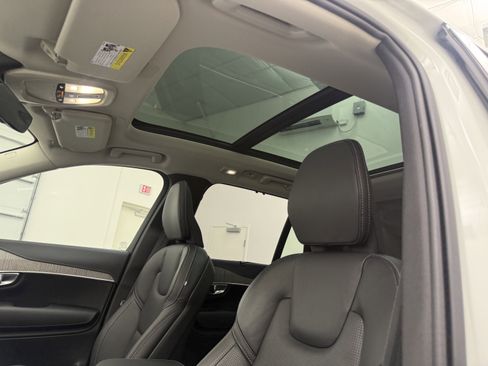 Certified 2024 Volvo XC90 B6 Ultimate w/ Protection Package Premier image 14