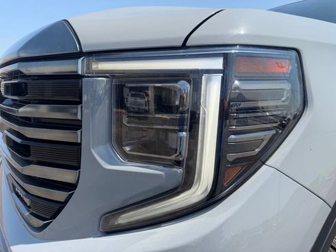 Used 2024 GMC Sierra 1500 AT4 w/ Technology Package AWD/4WD image 4