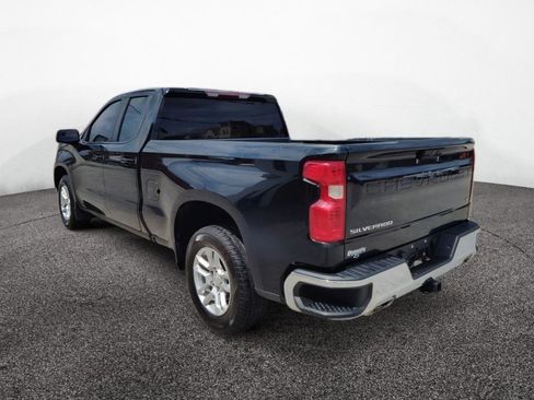Used 2022 Chevrolet Silverado 1500 LT AWD/4WD image 5