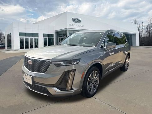 Certified 2025 Cadillac XT6 Premium Luxury FWD image 7