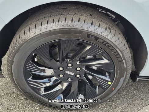 New 2025 Lincoln Navigator L Reserve w/ Jet Appearance Package AWD/4WD image 14