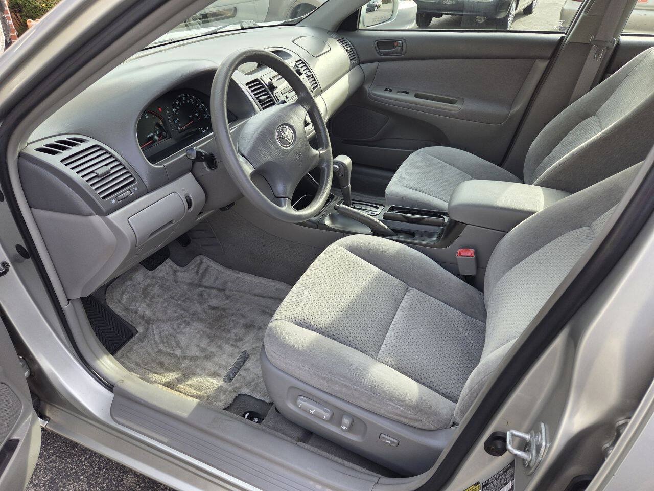Used 2004 Toyota Camry LE FWD image 5