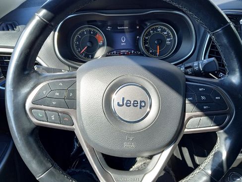 Used 2020 Jeep Cherokee Limited image 7