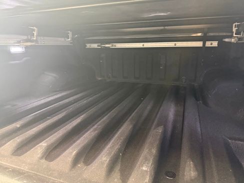 Used 2022 Nissan Frontier PRO-4X image 12