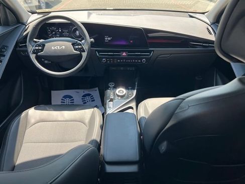Used 2024 Kia Niro Wind w/ Wind Preserve Package FWD image 10