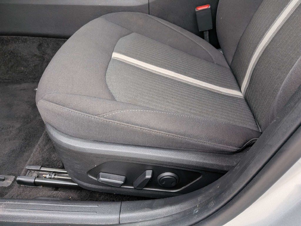 Used 2025 Hyundai Sonata SEL FWD image 25