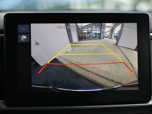 Certified 2025 Hyundai Venue SEL FWD image 35
