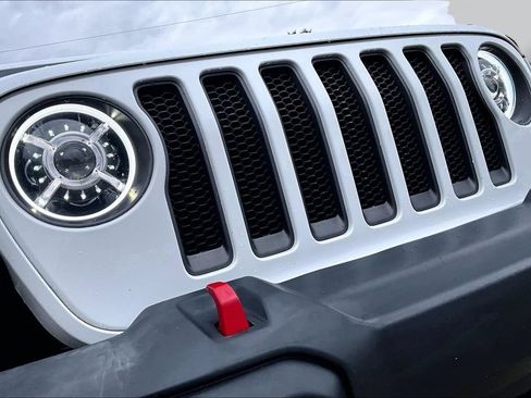 Used 2023 Jeep Wrangler Unlimited Rubicon AWD/4WD image 30
