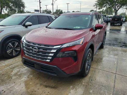 Certified 2025 Nissan Rogue SV w/ SV Premium Package FWD image 2
