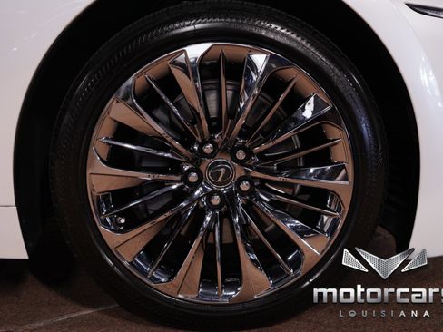 Used 2020 Lexus LS 500 w/ Accessory Package (Z2) image 23