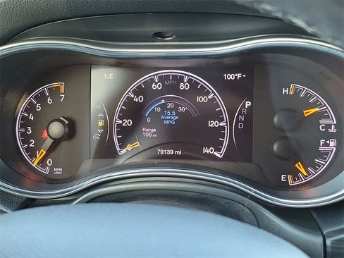 Used 2021 Jeep Grand Cherokee Laredo X image 25