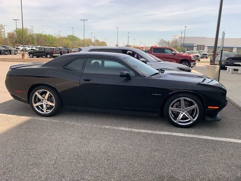 Used 2022 Dodge Challenger R/T image 3