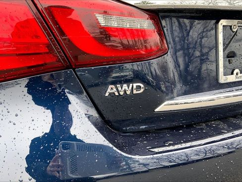 Used 2019 INFINITI Q70 L 3.7 AWD/4WD image 10