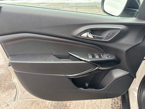 Used 2026 Chevrolet Trax RS w/ Sunroof Package image 18
