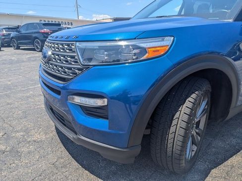 Certified 2022 Ford Explorer XLT w/ Equipment Group 202A RWD image 5