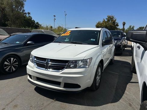 Used 2019 Dodge Journey SE FWD image 4