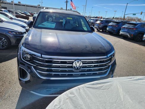 New 2026 Volkswagen Atlas SE image 2