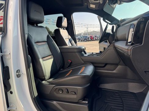 Used 2024 GMC Sierra 2500 AT4 w/ AT4 Preferred Package image 22