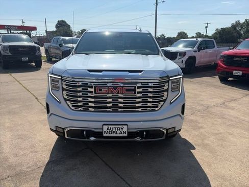 New 2026 GMC Sierra 1500 Denali w/ Denali Reserve Package AWD/4WD image 9