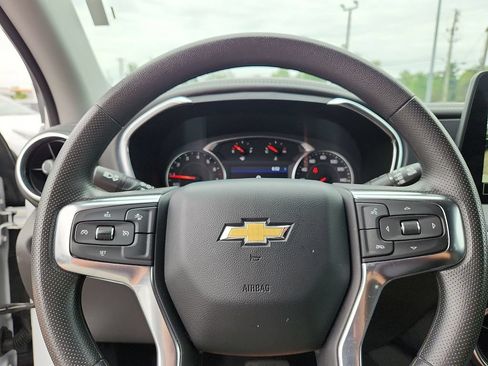 Used 2025 Chevrolet Blazer LT AWD/4WD image 18