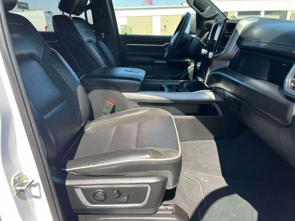 Used 2025 RAM 1500 Laramie AWD/4WD image 22