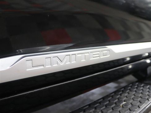 Used 2018 RAM 2500 Limited image 17