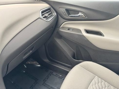 Used 2020 Chevrolet Equinox LS FWD image 25
