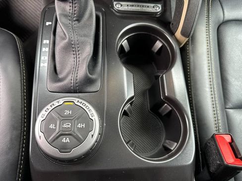 Certified 2025 Ford Bronco Badlands AWD/4WD image 35