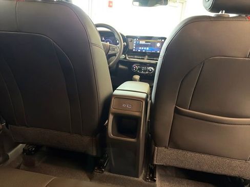 Used 2025 Chevrolet Trax RS w/ Driver Confidence Package image 38