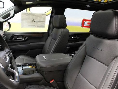 New 2026 GMC Yukon XL Denali w/ Sun & Power Step Package AWD/4WD image 22