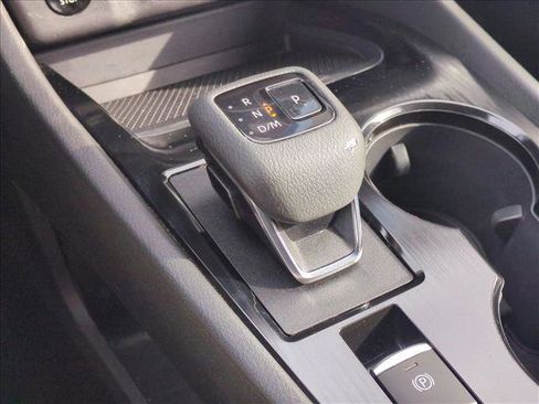 Used 2024 Nissan Rogue SV image 17