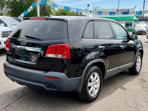 Used 2012 Kia Sorento FWD w/ Third Row Pkg image 3