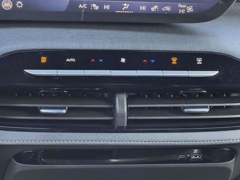 Used 2025 Buick Enclave Preferred image 6