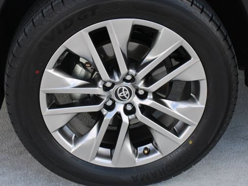 Certified 2022 Toyota RAV4 Limited image 9