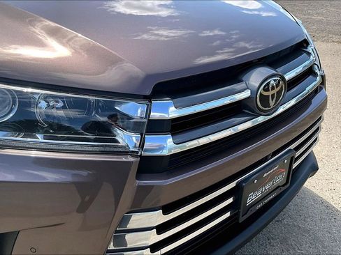 Used 2018 Toyota Highlander Limited Platinum AWD/4WD image 32