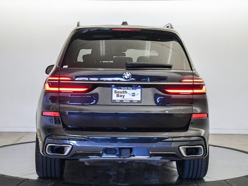 Used 2024 BMW X7 xDrive40i w/ M Sport Package AWD/4WD image 3