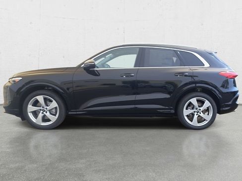 New 2025 Audi Q5 Prestige image 8