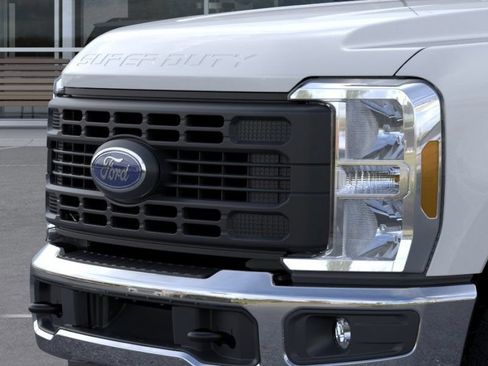 New 2026 Ford F250 XL w/ XL Chrome Package AWD/4WD image 17
