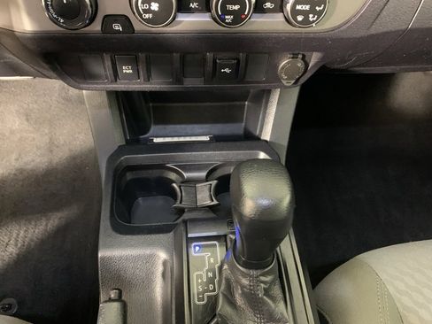 Used 2020 Toyota Tacoma SR image 23