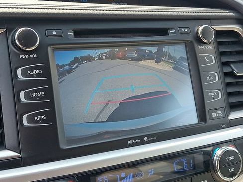 Used 2015 Toyota Highlander XLE AWD/4WD image 16